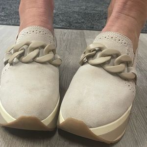 Jhenee- dune suede. worn twice